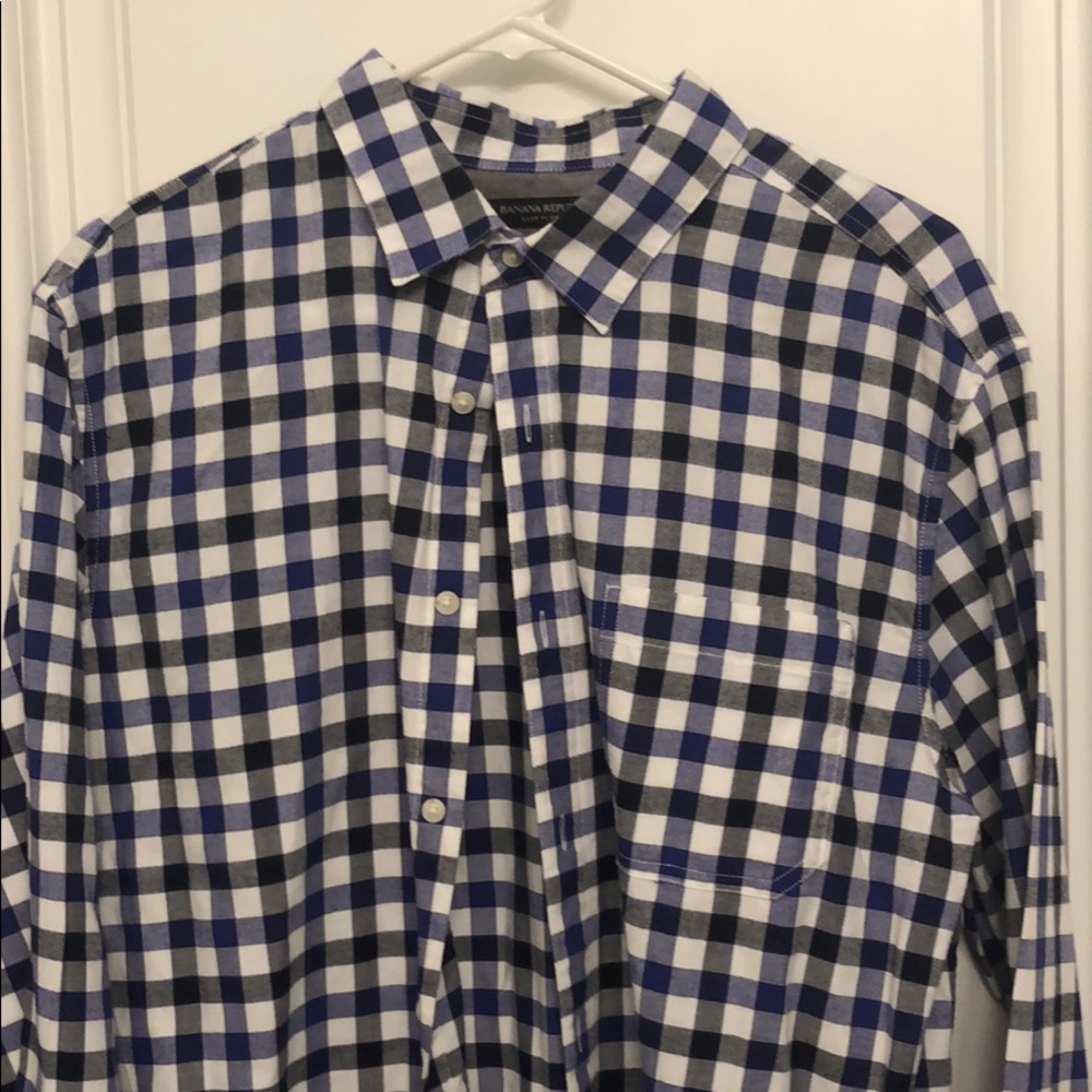 NWOT A standard fit casual plaid shirt for men